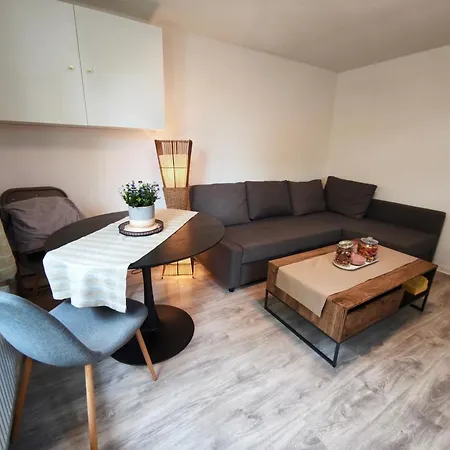 Tiny House Apartment *
